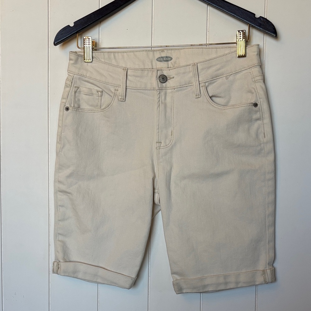 NWOT Old Navy Bermuda Jean Shorts! 4